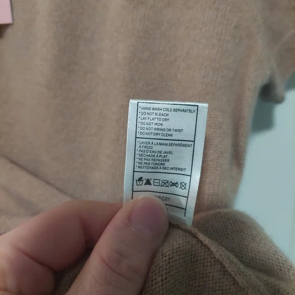 NWT! Quince 100% Mongolian Cashmere  Oatmeal Tee!  Sz. L ! (F2) - Picture 9 of 10